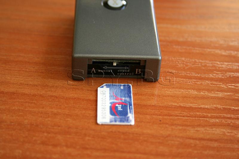Подслушвател с гласова активация, поставяне на SIM карта